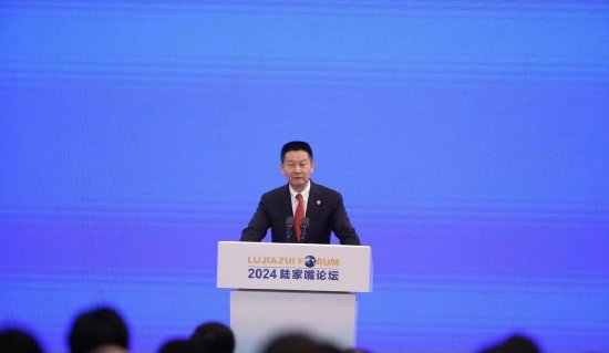 证监会吴清：对扰乱市场非法牟利的行为 紧盯不放 露头就打