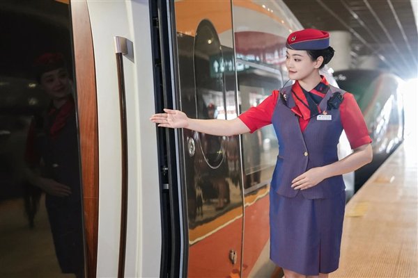 G520次高铁首次开行：西安-广州只需7小时15分钟