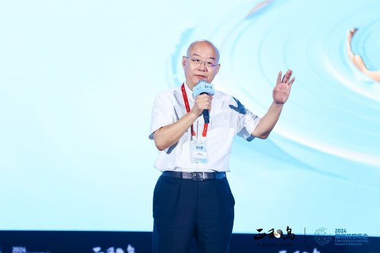 正和岛首创
人刘东华：正和岛是一个“无穷
游戏”，通过新链接方式拥抱新变量