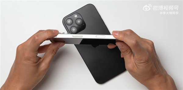 iPhone 16全系机模上手:Pro版屏幕黑边环球
最窄、标准版后摄大改 iPhone 16全系机模上手:Pro版屏幕黑边全球最窄、标准版后摄大改